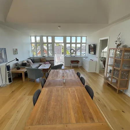 Luxury In The Embassy-area In *