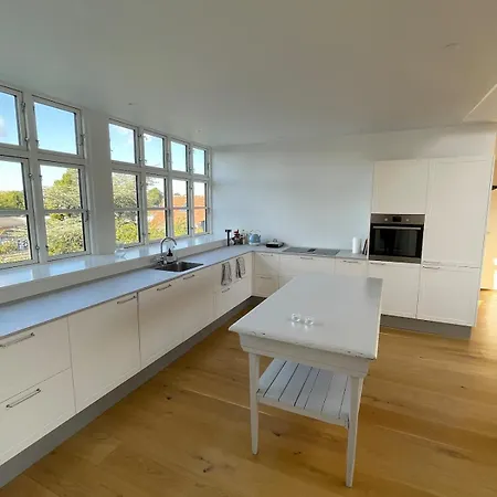 Luxury In The Embassy-area In Apartman *